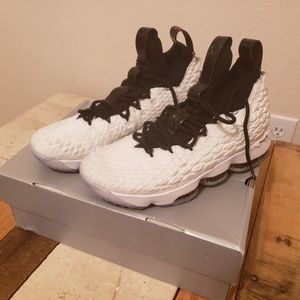 Nike LeBron 15  Graffiti Men size 9